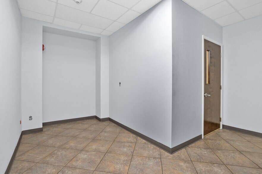 More Photos Of 1207 N Fm 3083 Rd, Conroe Distribution For Lease