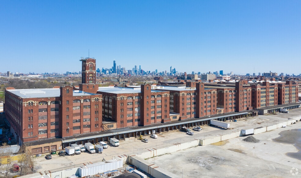 More Photos Of 1965 W Pershing Rd, Chicago Unknown For Lease