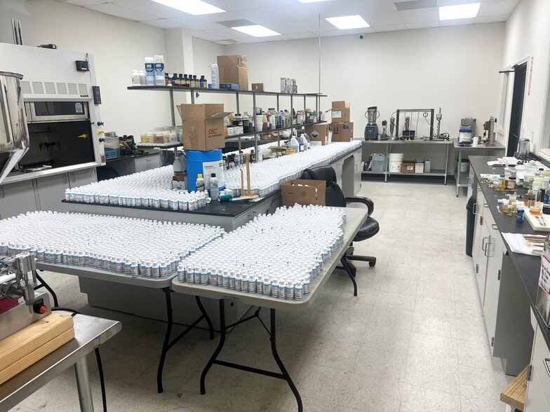 More Photos Of 7030 Windfern Rd, Houston Warehouse For Sale