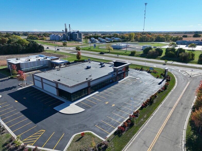 More Photos Of 4406 E Lincolnway, Sterling Storefront Retail Office For Lease