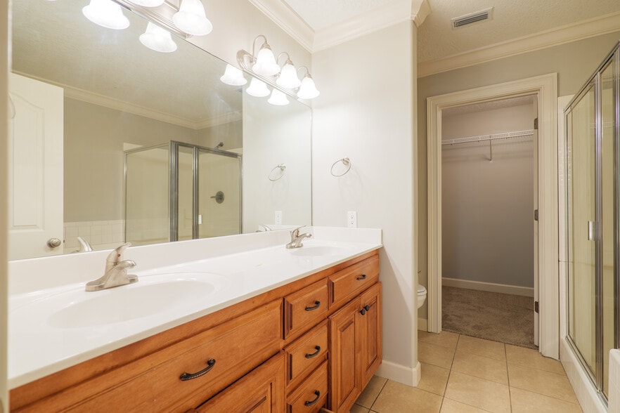 More Photos Of 3400 N Barack Obama Blvd, Valdosta Apartments For Sale