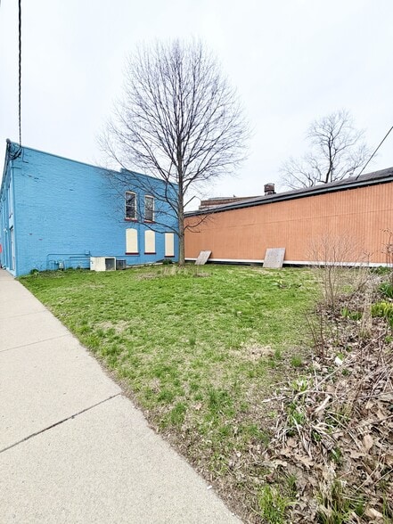 More Photos Of 5501 E Washington St, Indianapolis Storefront Retail Office For Sale