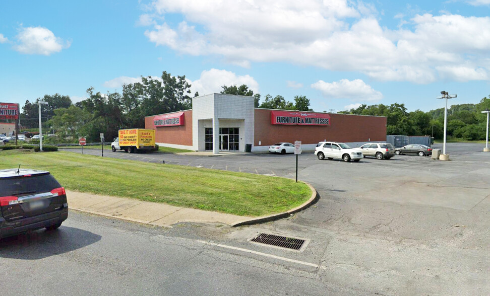 Primary Photo Of 2499 Northampton St, Easton General Retail For Sale