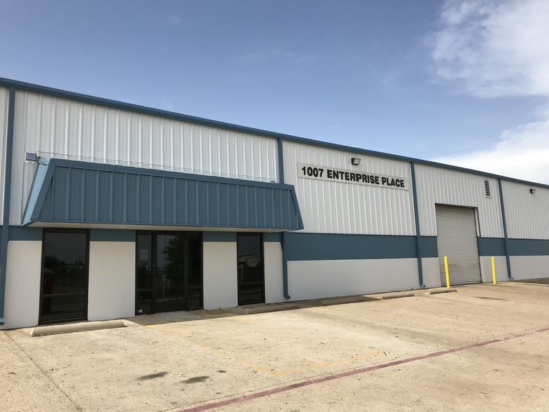 Primary Photo Of 1007 Enterprise Pl, Arlington Warehouse For Lease