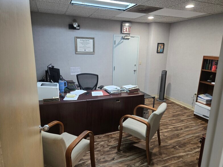 More Photos Of 909 NE 163rd St, North Miami Beach Medical For Sale