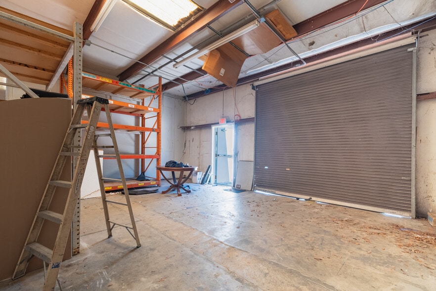 More Photos Of 2290-2298 W Airport Blvd, Sanford Flex For Sale