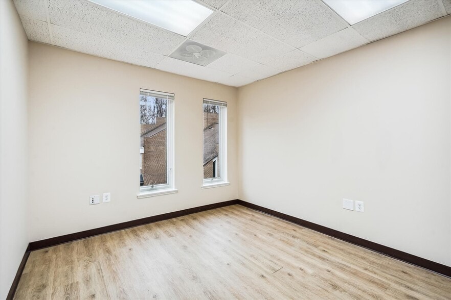 More Photos Of 9522 State Route 29, Fairfax Loft Creative Space For Sale