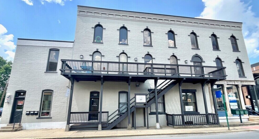 More Photos Of 201 W Main St, Plainfield Office For Lease