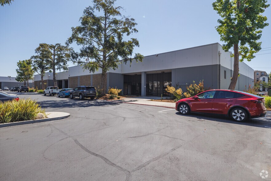 Primary Photo Of 8829-8835 Complex Dr, San Diego Warehouse For Lease