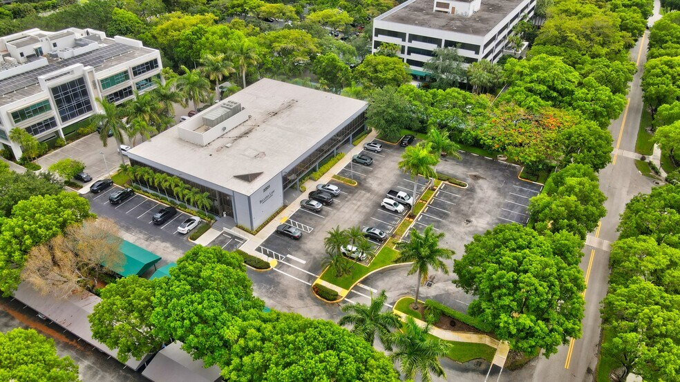 More Photos Of 2201 NW Corporate Blvd, Boca Raton Medical For Lease