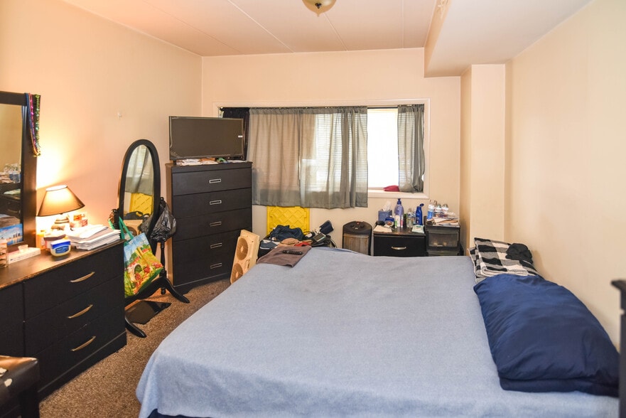 More Photos Of 3809 Clarks Ln, Baltimore Apartments For Sale