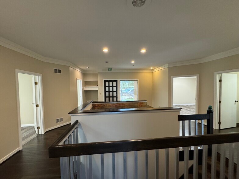 More Photos Of 5126-5130 Blazer Memorial Pky, Dublin Office For Lease