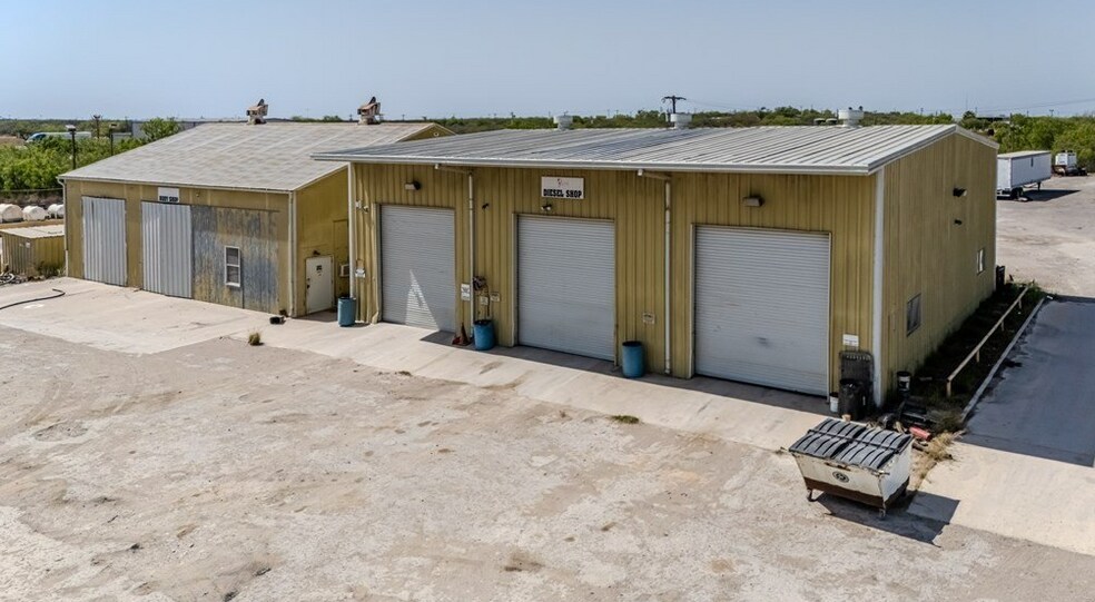 More Photos Of 255 Loop 517, Carrizo Springs Flex For Sale