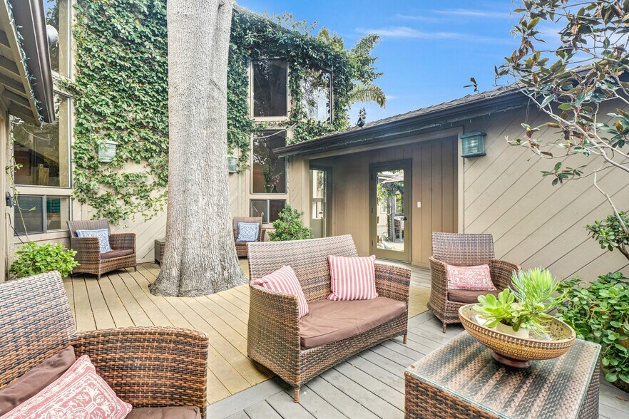 More Photos Of 21095 Raquel Rd, Laguna Beach Specialty For Sale