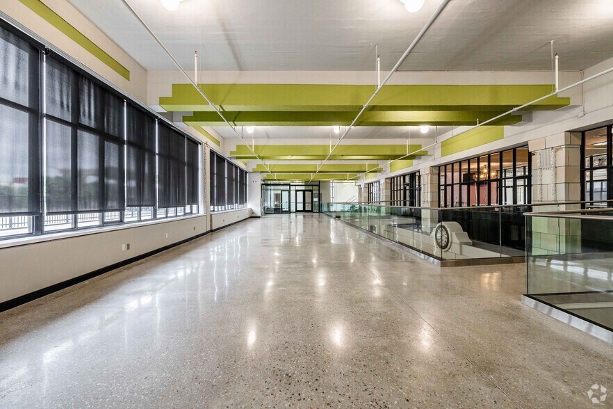 More Photos Of 701 E Douglas Ave, Wichita Office For Lease