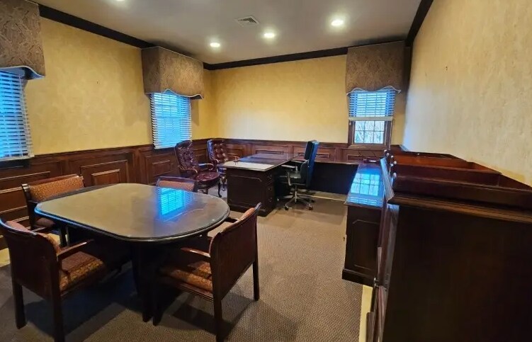 More Photos Of 32 Church St, Flemington Office Residential For Lease