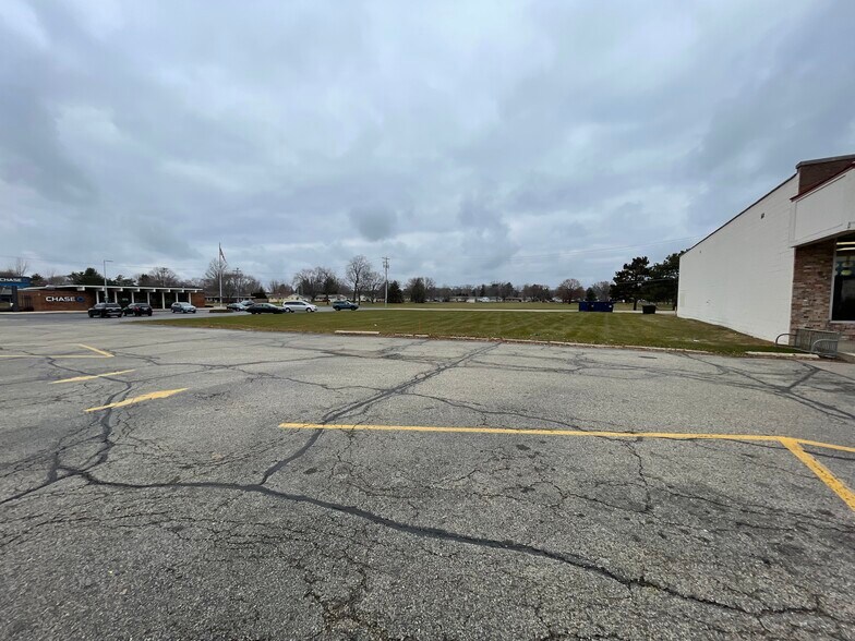 More Photos Of 1920 W Court St, Janesville General Retail For Lease