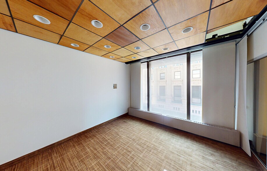 More Photos Of 250 Portage Av, Winnipeg Office For Sale