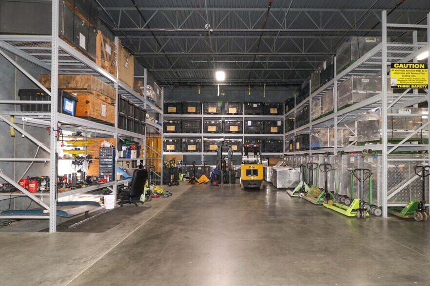 More Photos Of 160 Cedar Pointe Dr, Mooresville Flex For Sale