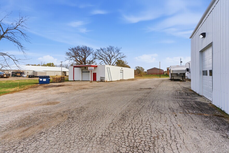 More Photos Of 3050 Wagner Rd, Waterloo Freestanding For Sale