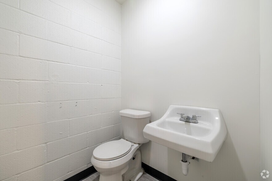 Photo of 1st Floor Ste 2331.j