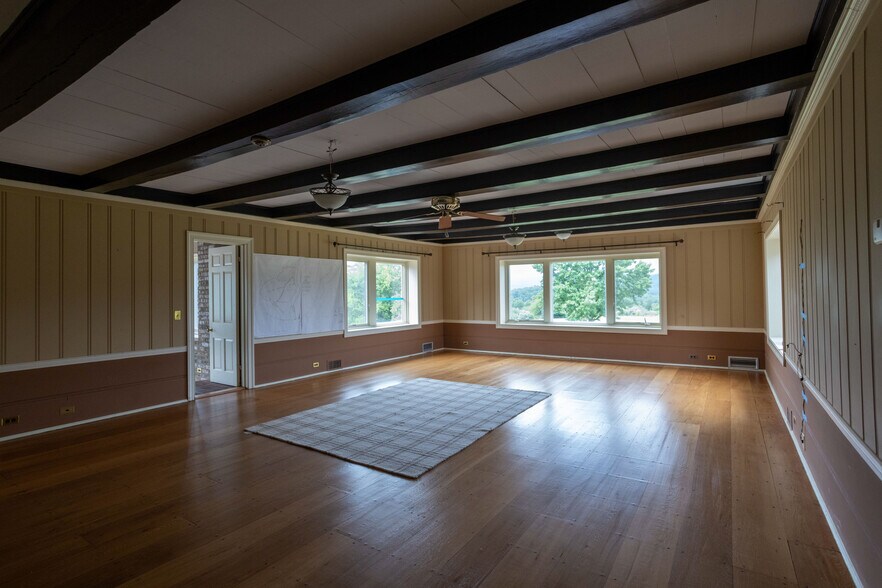 More Photos Of 1207 Flohrs Church Rd, Biglerville Hospitality For Sale