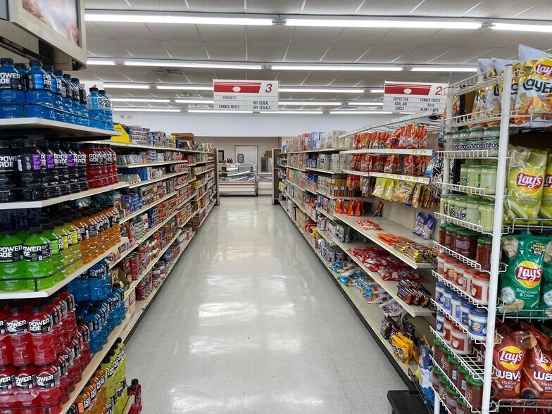 More Photos Of 3288 E Golden Isles Hwy, Lumber City Service Station For Sale