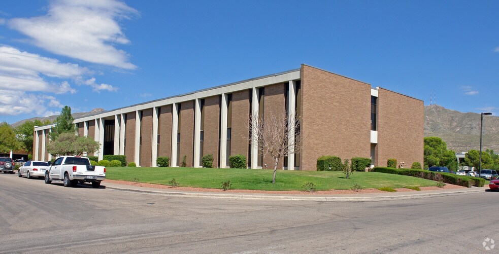 More Photos Of 4150 Pinnacle St, El Paso Office For Lease