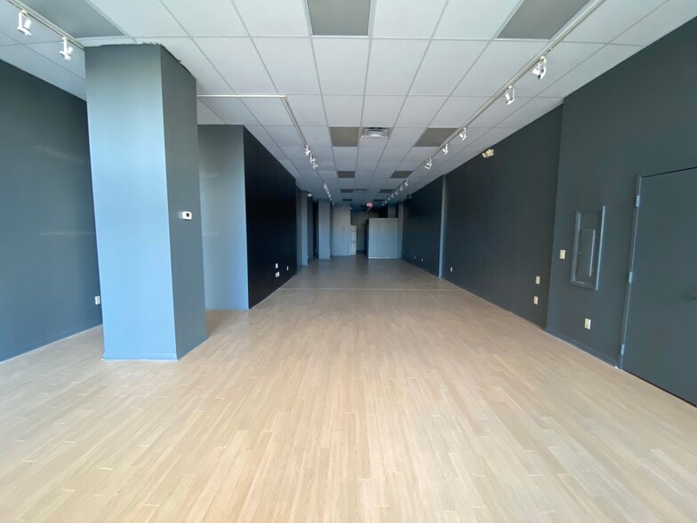 More Photos Of 147 N High St, Columbus Storefront Retail Office For Sale