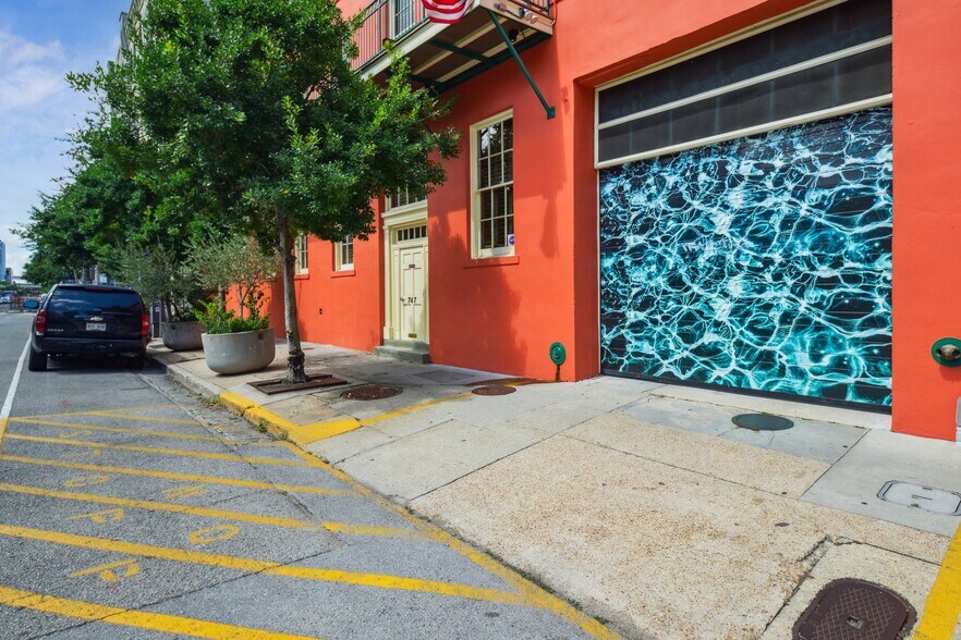 More Photos Of 747 Magazine St, New Orleans Office For Sale