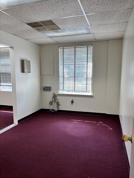 More Photos Of 8505 Delmar Blvd, University City Office For Lease