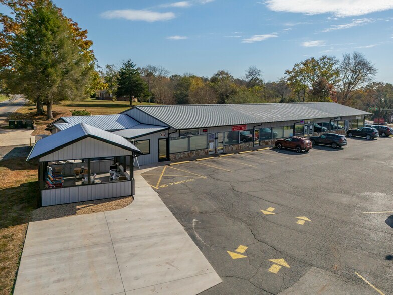 More Photos Of Intersection of NC 9 & 108 hwy, Mill Spring Freestanding For Sale