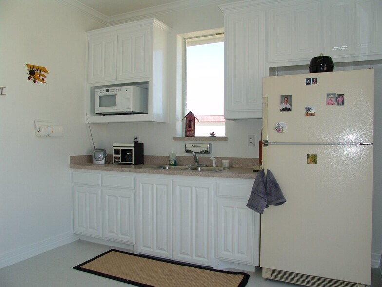 More Photos Of 1609 Circle Ln, Bedford Medical For Sale