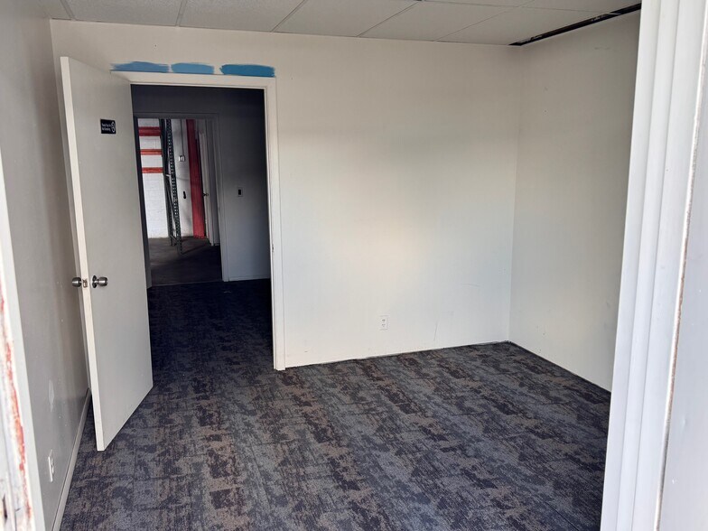 More Photos Of 3885 Investment Ln, Riviera Beach Warehouse For Lease