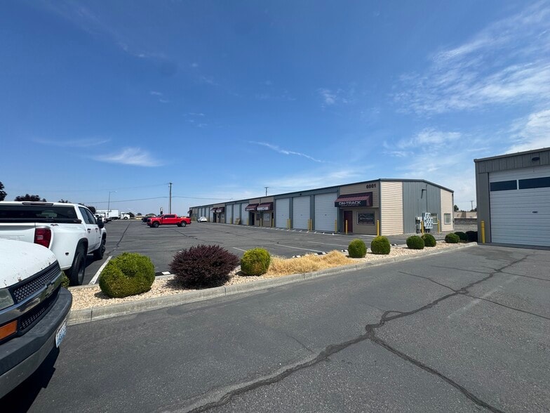 More Photos Of 6159 W Deschutes Ave, Kennewick Light Distribution For Lease