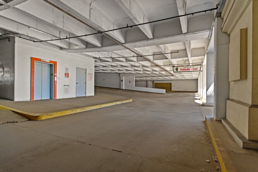 More Photos Of 301 E Yakima Ave, Yakima Office For Sale