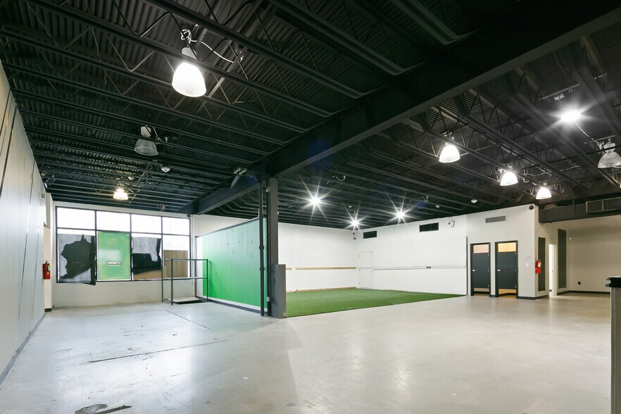 More Photos Of 183 S Broadway, Hicksville Office For Lease
