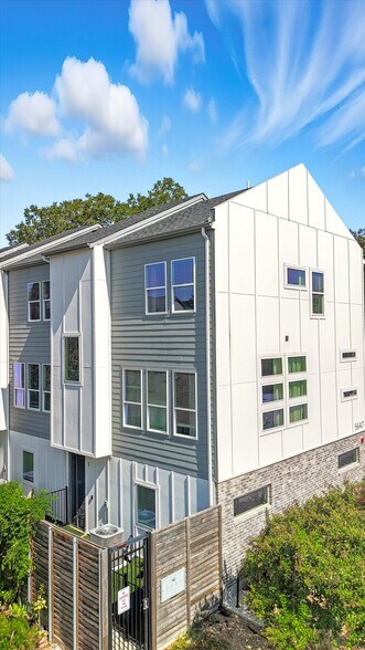 More Photos Of 5647 Live Oak, Dallas Apartments For Sale