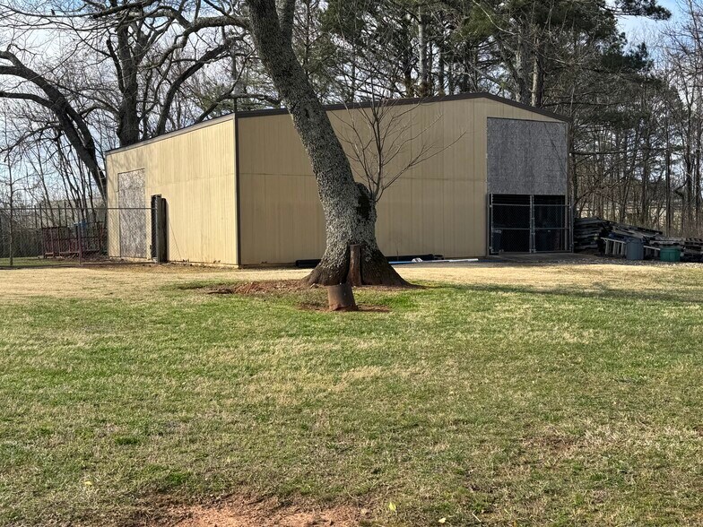 More Photos Of 5190 Piney Grove Rd, Cumming Office Residential For Lease