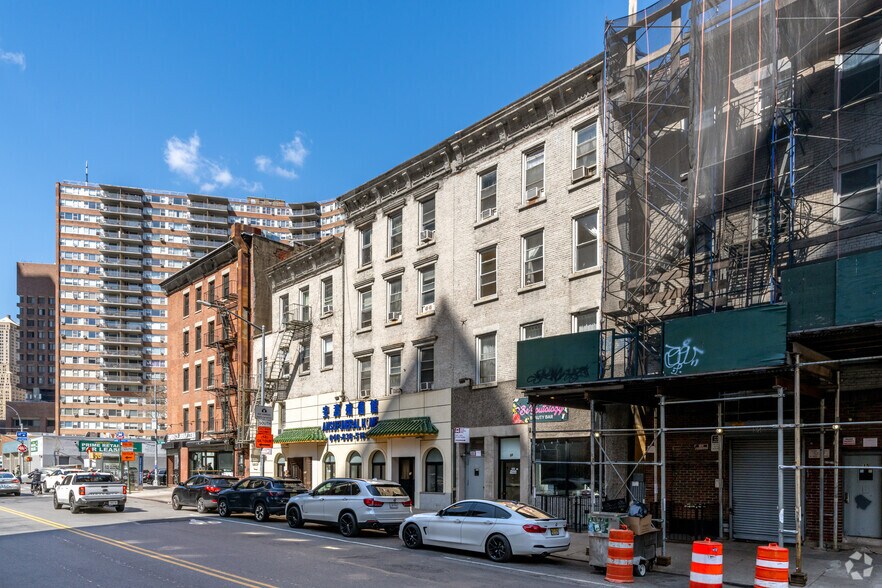 More Photos Of 27-29 Madison St, New York Office Residential For Sale