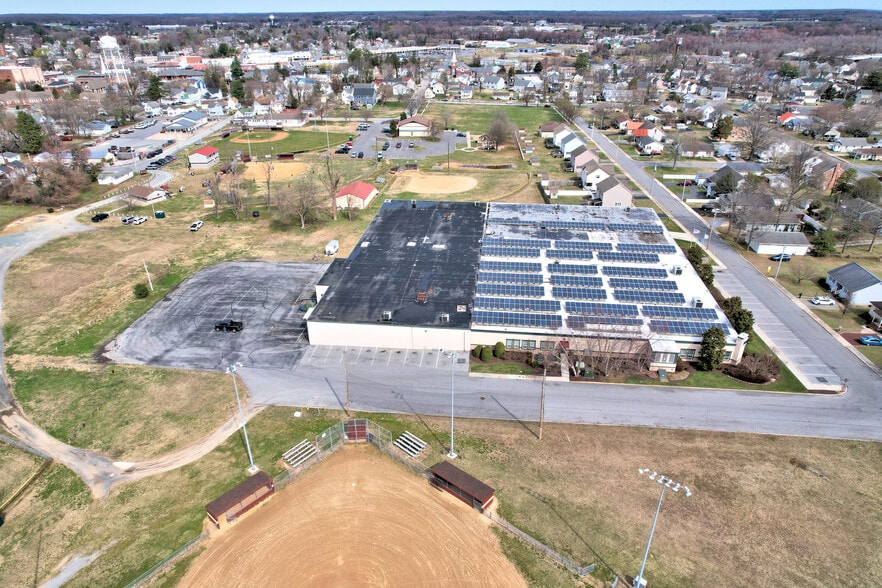 More Photos Of 301 SE 4th St, Milford Flex For Sale