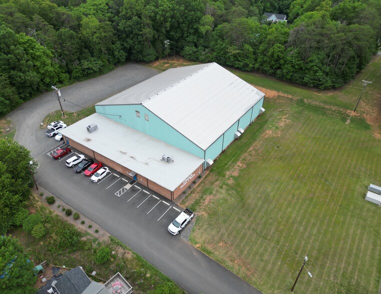 More Photos Of 600 S 5th Ave, Mayodan Health Club For Sale