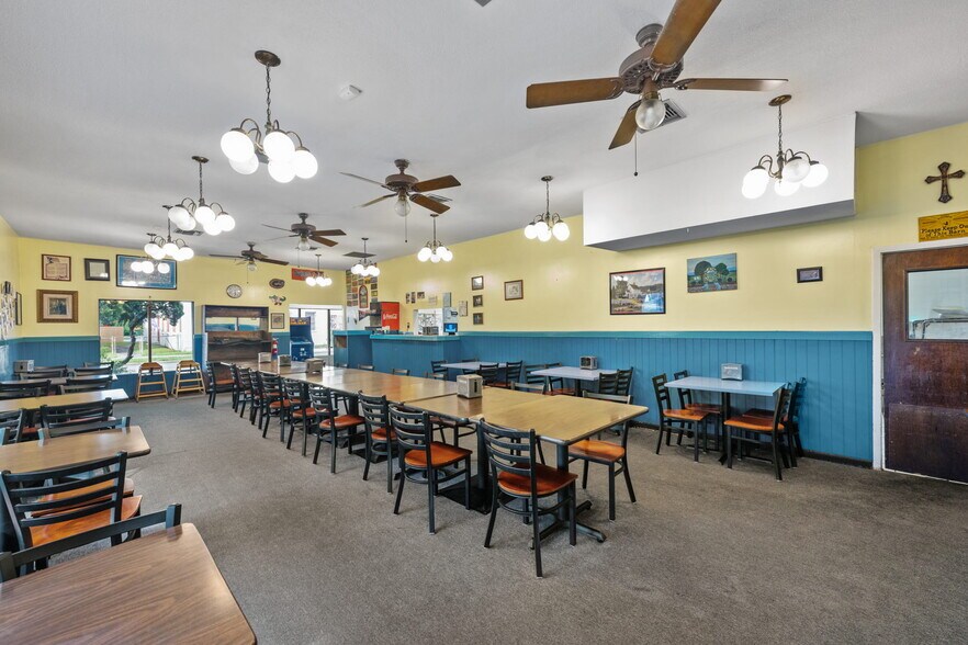 More Photos Of 6512-6514 Norwood Ave, Jacksonville Restaurant For Sale