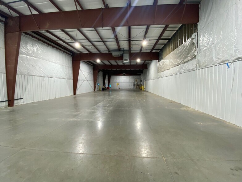 More Photos Of 3170 Yeager Dr, Green Bay Warehouse For Lease