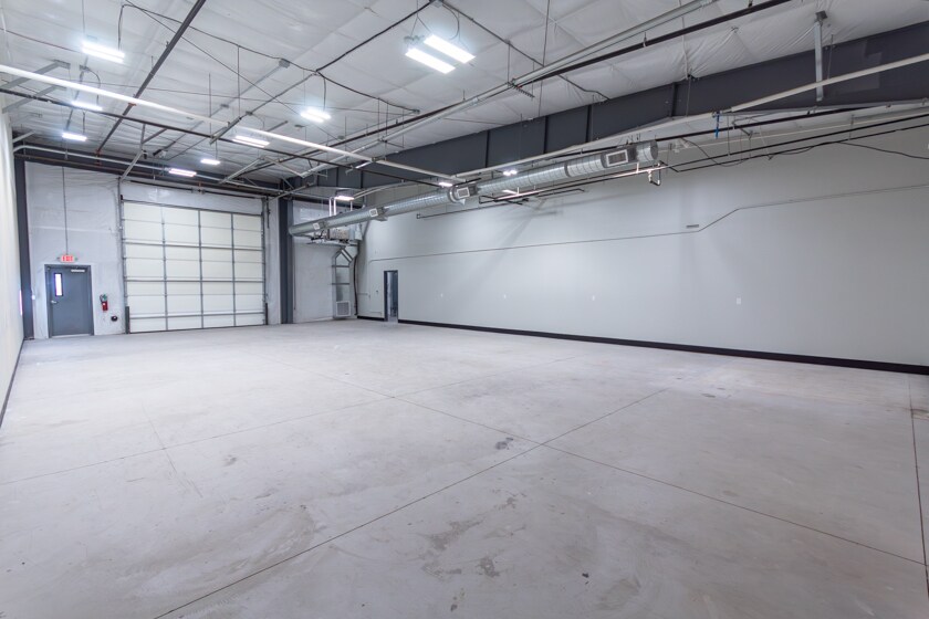 More Photos Of 5000 Goodman St, Timnath Showroom For Lease