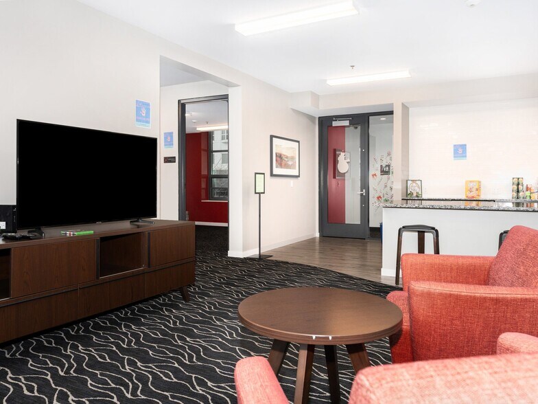 More Photos Of 6418 N Sheridan Rd, Chicago Apartments For Lease