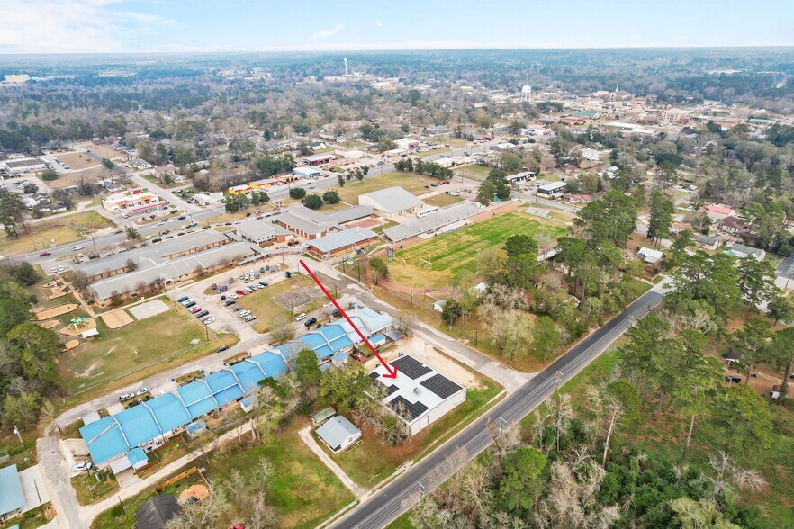 More Photos Of 115 N Willis Ave, Livingston Warehouse For Sale