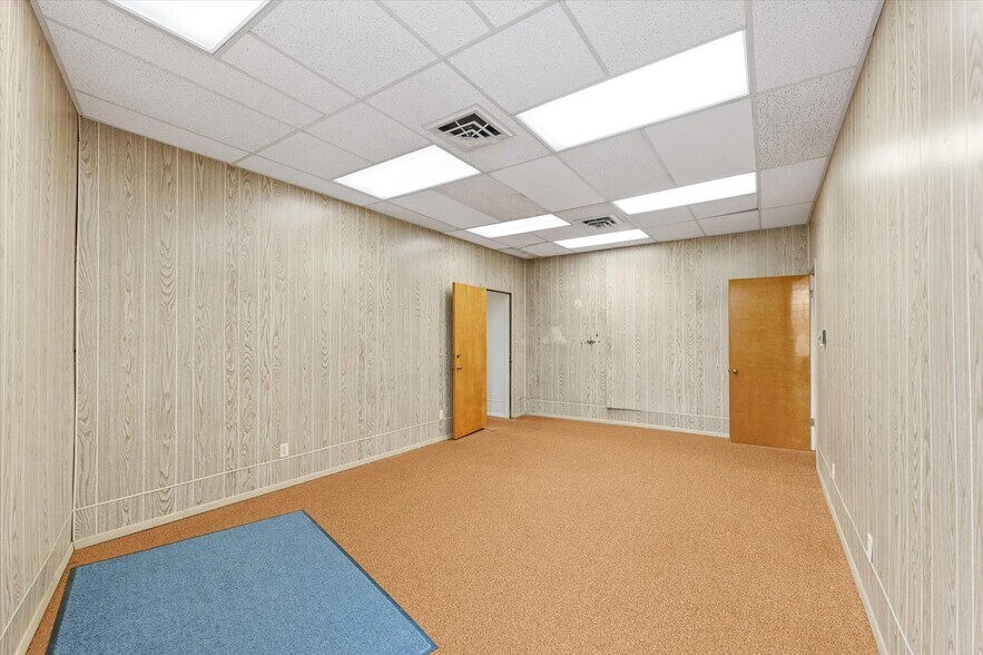 More Photos Of 101 E Sangamon Ave, Rantoul Storefront Retail Office For Sale