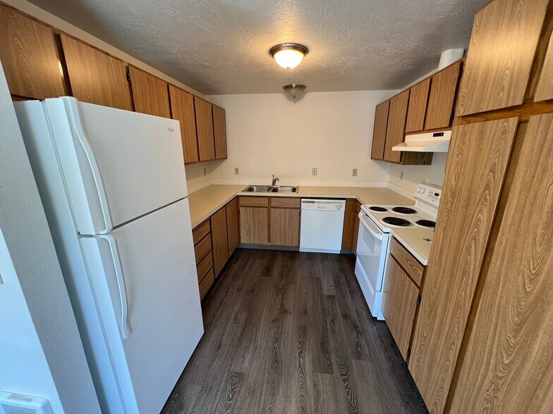 More Photos Of 414 NE Norton Ave, Bend Apartments For Sale