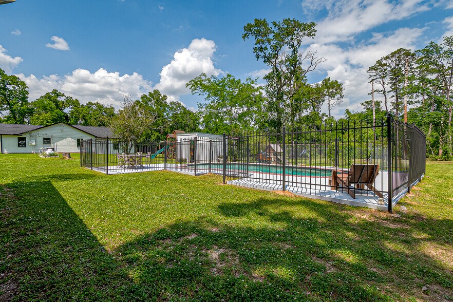 More Photos Of 5110 Treaschwig Rd, Spring Specialty For Sale